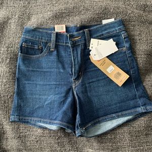 NWT Levi’s High Rise shorts